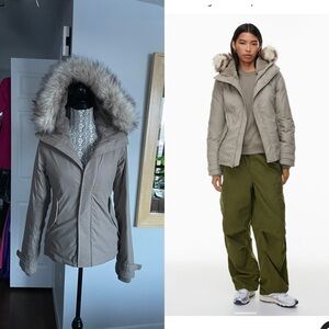 Aritzia Summit Hooded Parka Coat Jacket. Goose Down Filled. Warm! Small ❄️